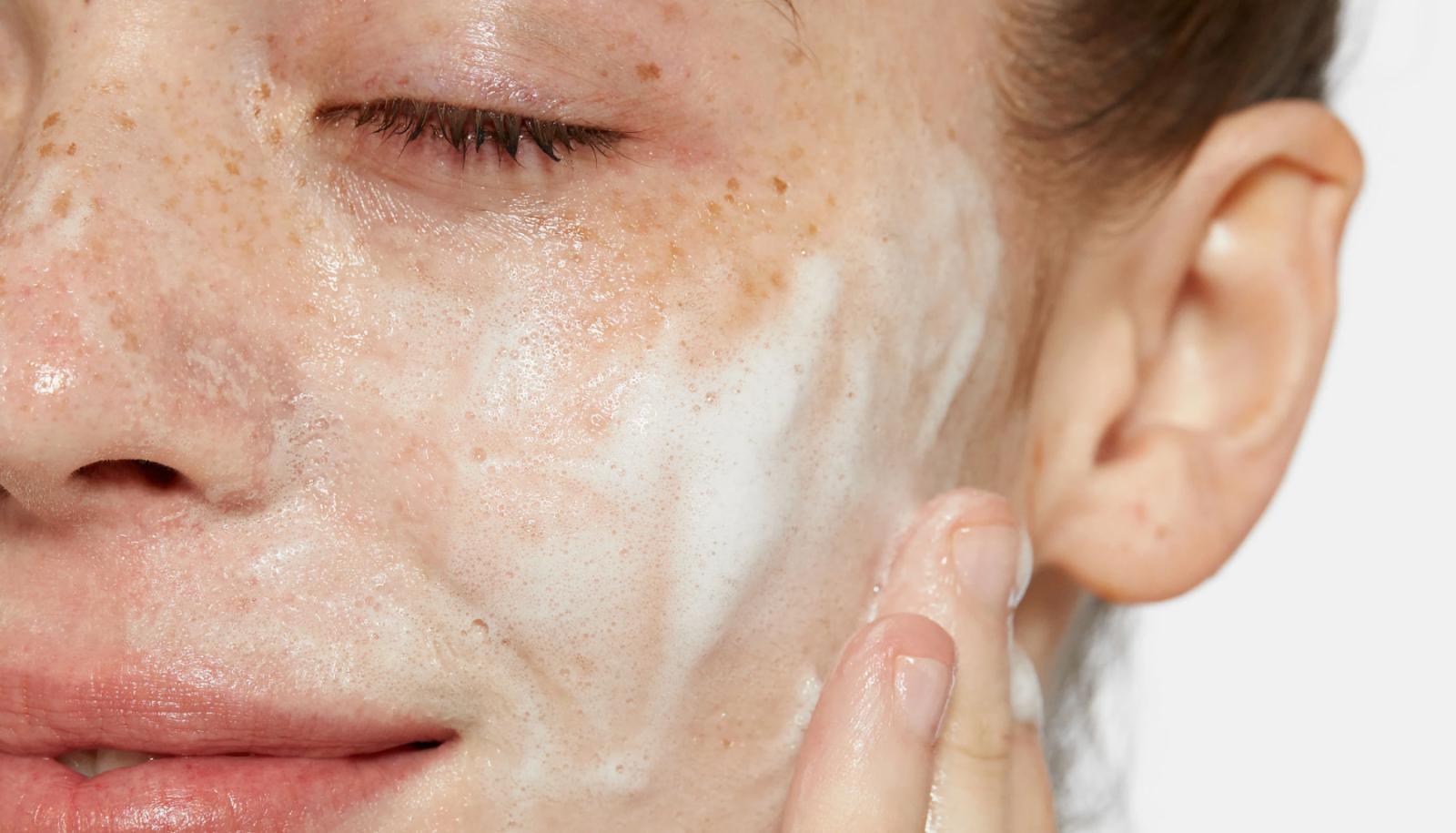 oil to foam cleanser make up removal